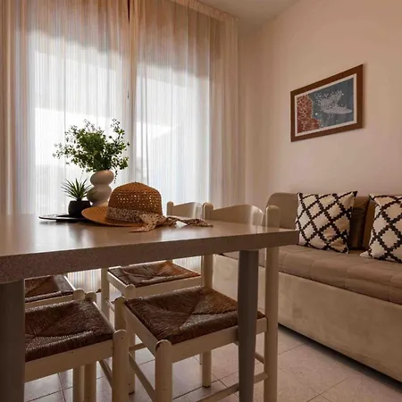 Beachside Getaway Flat For Six Bibione