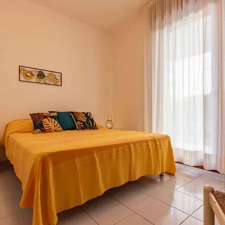 Beachside Getaway Flat For Six *