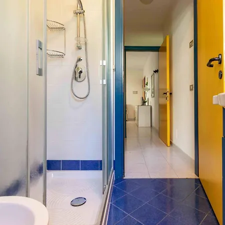 Beachside Getaway Flat For Six *
