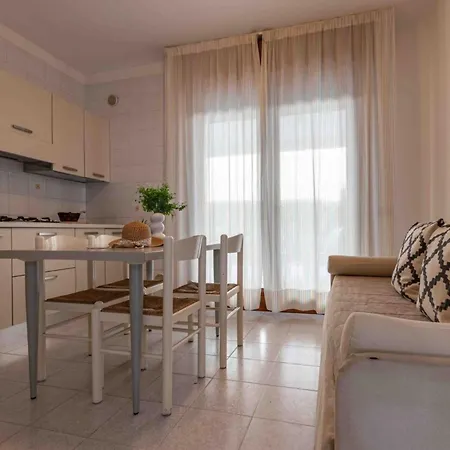 Apartamento Beachside Getaway Flat For Six *
