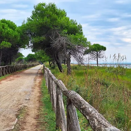 Beachside Getaway Flat For Six Bibione