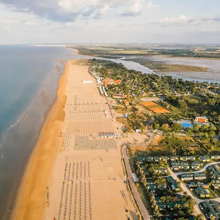 Apartamento Beachside Getaway Flat For Six Bibione