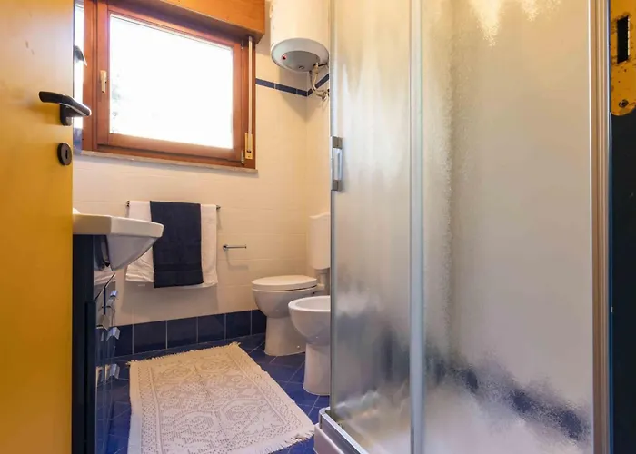 Modern Flat 300 Mt From The * Бібіоне